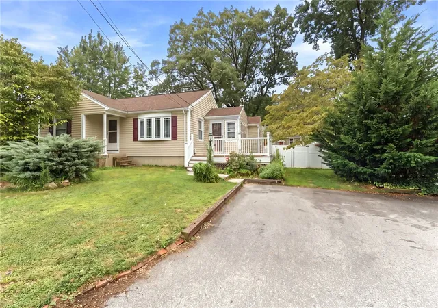 Photo 2 of Single family home for sale at 216 Hyde St, Cranston, RI 02920 | MLS# 1419332 | Listing updated on 2026-08-18