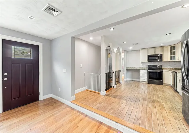 Photo 3 of Single family home for sale at 216 Hyde St, Cranston, RI 02920 | MLS# 1419332 | Listing updated on 2026-08-18
