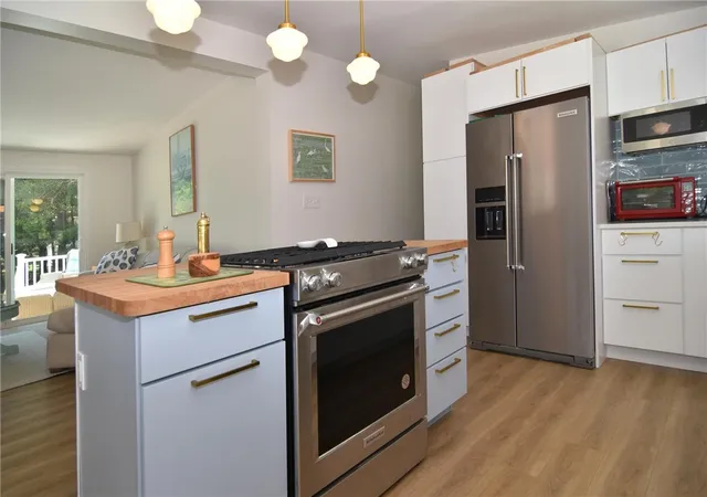 Photo 4 of Sale Pending at 221 Leisure Dr, Wakefield, RI 02879 | MLS# 1420043 | Listing updated on 2026-08-13
