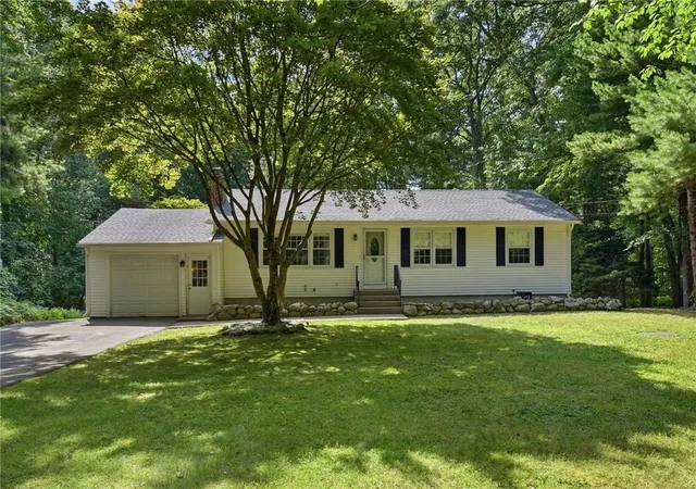 Photo 1 of Single family home for sale at 565 Shippeetown Rd, East Greenwich, RI 02818 | MLS# 1420235 | Listing updated on 2026-08-23