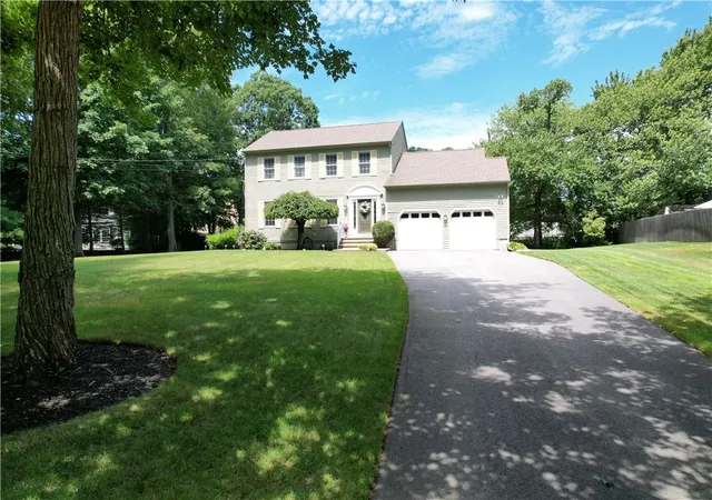 Photo 3 of Single family home for sale at 21 Buxton Dr, Cranston, RI 02921 | MLS# 1420265 | Listing updated on 2026-08-18