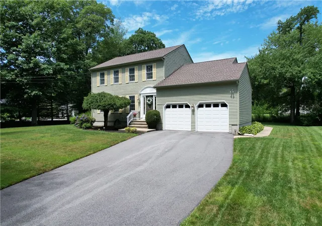 Photo 3 of Single family home for sale at 21 Buxton Dr, Cranston, RI 02921 | MLS# 1420265 | Listing updated on 2026-08-18