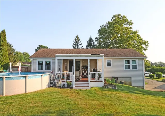 Photo 4 of Single family home for sale at 61 Amesbury Cir, Middletown, RI 02842 | MLS# 1420313 | Listing updated on 2026-10-06