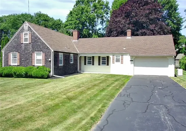 Photo 3 of Sale Pending at 5 South Dr, Middletown, RI 02842 | MLS# 1420437 | Listing updated on 2026-08-23