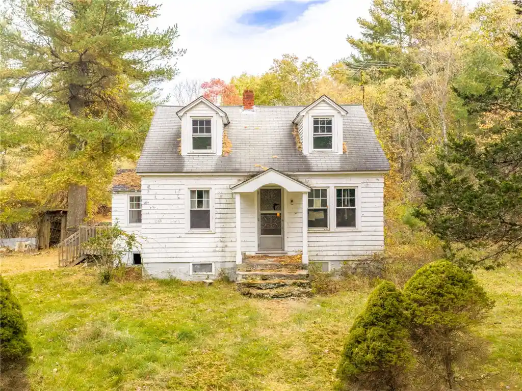 Single family home for sale at 4 Boswell Trl, Foster, RI 02825 | MLS# 1420484