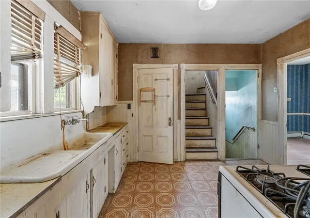 Photo 4 of Sale Pending at 199 Garden St, Pawtucket, RI 02860 | MLS# 1418534 | Listing updated on 2026-08-24