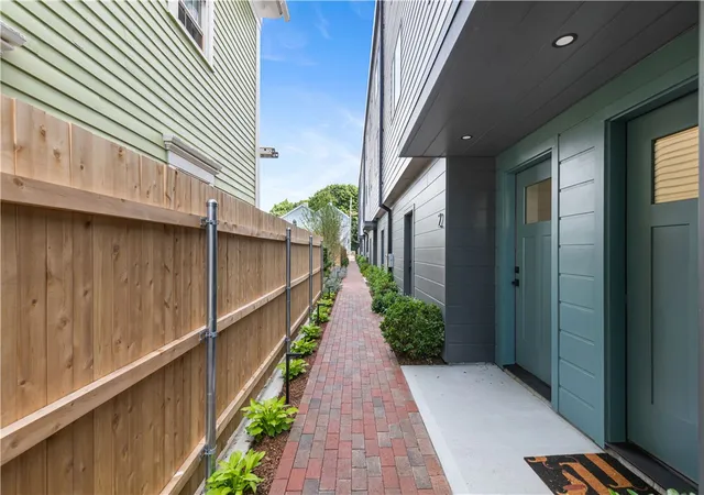 Photo 2 of Condo for sale at 59 Warren St #6, Providence, RI 02907 | MLS# 1420309 | Listing updated on 2026-08-27