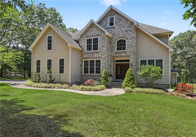 Photo 4 of Sale Pending at 555 Carpenter Ln, Saunderstown, RI 02874 | MLS# 1420333 | Listing updated on 2026-08-23