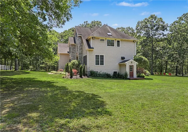 Photo 5 of Sale Pending at 555 Carpenter Ln, Saunderstown, RI 02874 | MLS# 1420333 | Listing updated on 2026-08-23
