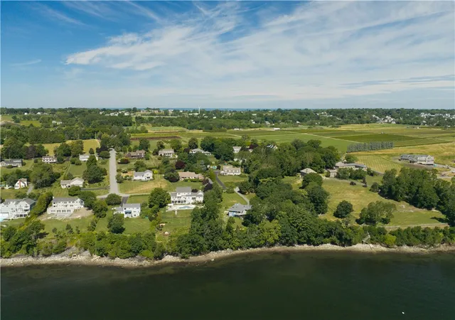 Photo 3 of Single family home for sale at 176 Heidi Dr, Portsmouth, RI 02871 | MLS# 1420579 | Listing updated on 2026-10-04