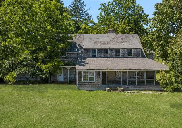 Photo 4 of Sale Pending at 1819 Boston Neck Rd, Saunderstown, RI 02874 | MLS# 1419885 | Listing updated on 2026-08-13