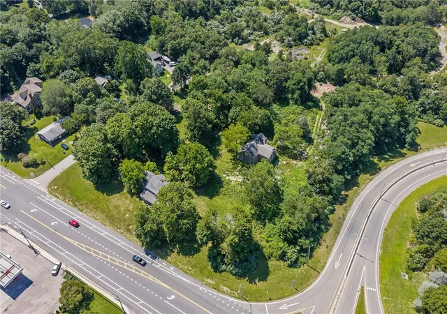 Photo 5 of Sale Pending at 1819 Boston Neck Rd, Saunderstown, RI 02874 | MLS# 1419885 | Listing updated on 2026-08-13