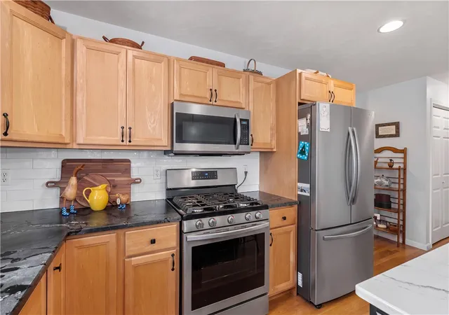 Photo 4 of Sale Pending at 500 Mendon Rd #213, Cumberland, RI 02864 | MLS# 1420198 | Listing updated on 2026-08-24