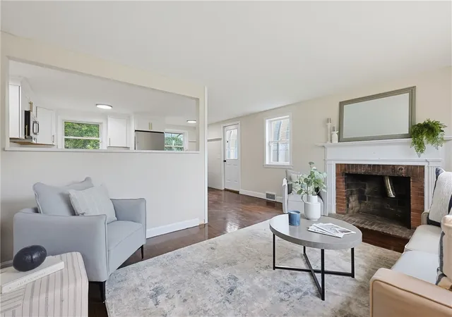 Photo 3 of Single family home for sale at 190 River Vue Ave, Warwick, RI 02889 | MLS# 1420582 | Listing updated on 2026-08-23