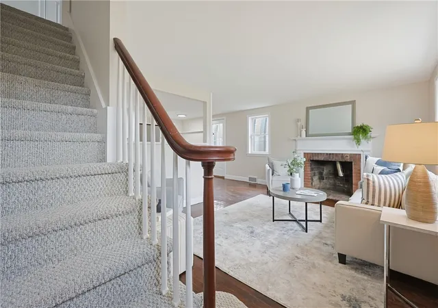 Photo 4 of Single family home for sale at 190 River Vue Ave, Warwick, RI 02889 | MLS# 1420582 | Listing updated on 2026-08-23