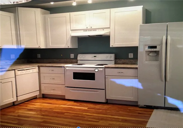 Photo 2 of Single family home for sale at 44 Maxwell Dr, North Kingstown, RI 02852 | MLS# 1420699 | Listing updated on 2026-08-25