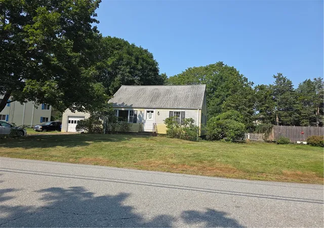 Photo 6 of Sale Pending at 41 Sylvan Dr, East Greenwich, RI 02818 | MLS# 1420462 | Listing updated on 2026-08-16