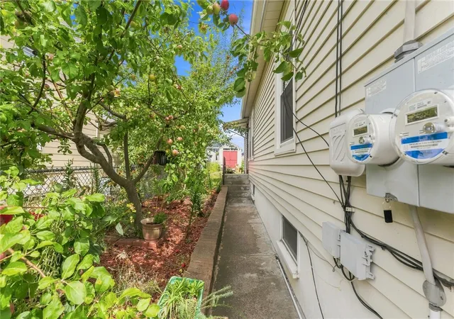Photo 3 of Sale Pending at 106 John St, Pawtucket, RI 02861 | MLS# 1420803 | Listing updated on 2026-08-20