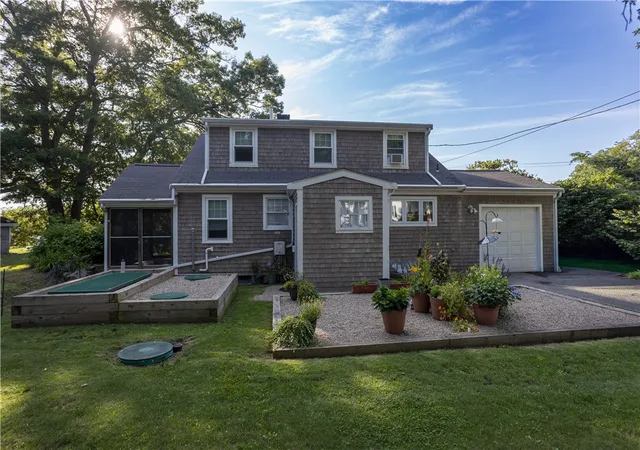 Photo 3 of Single family home for sale at 836 Main Rd, Tiverton, RI 02878 | MLS# 1420868 | Listing updated on 2026-10-04