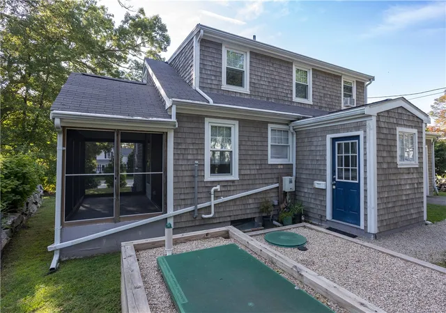 Photo 4 of Single family home for sale at 836 Main Rd, Tiverton, RI 02878 | MLS# 1420868 | Listing updated on 2026-10-04