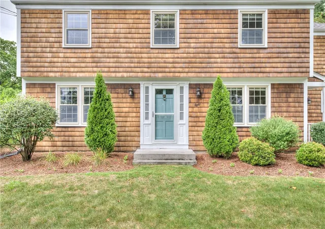 Photo 2 of Single family home for sale at 8 Lee Rd, Barrington, RI 02806 | MLS# 1420969 | Listing updated on 2026-08-30