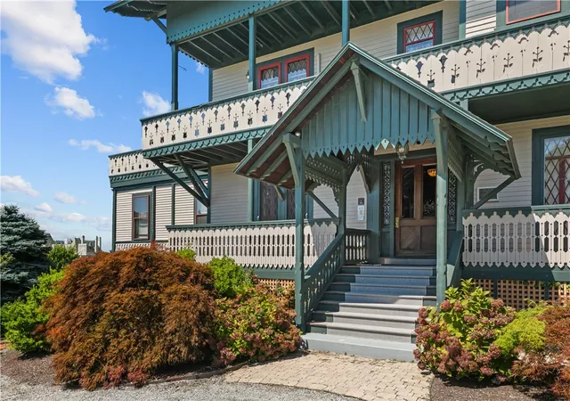 Photo 3 of Sale Pending at 35 Chastellux Ave #H, Newport, RI 02840 | MLS# 1419892 | Listing updated on 2026-08-28