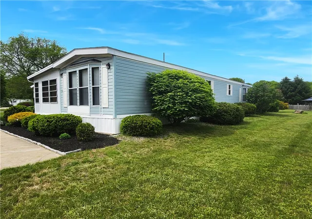Photo 3 of Single family home for sale at 158 Holiday Ct, Wakefield, RI 02879 | MLS# 1421120 | Listing updated on 2026-10-11