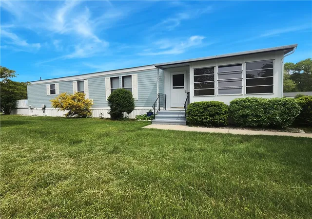 Photo 4 of Single family home for sale at 158 Holiday Ct, Wakefield, RI 02879 | MLS# 1421120 | Listing updated on 2026-10-11