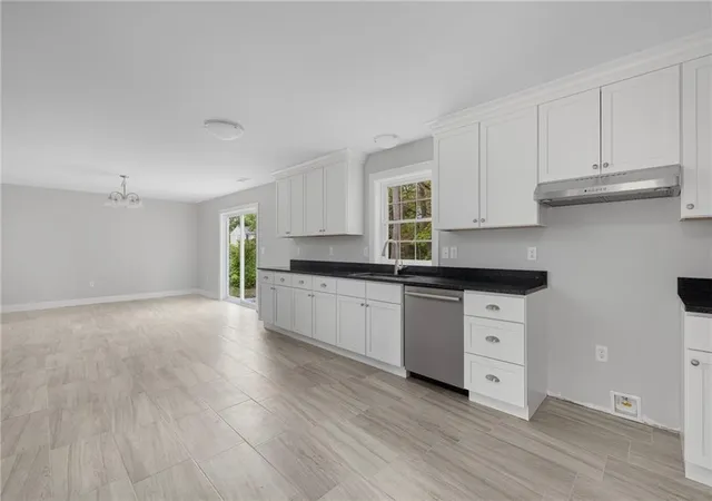 Photo 4 of Single family home for sale at 299 Palmer Ave, Warwick, RI 02889 | MLS# 1421260 | Listing updated on 2026-09-01