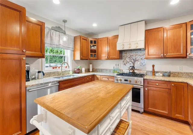Photo 3 of Sale Pending at 3 William St #1, Bristol, RI 02809 | MLS# 1420955 | Listing updated on 2026-08-27