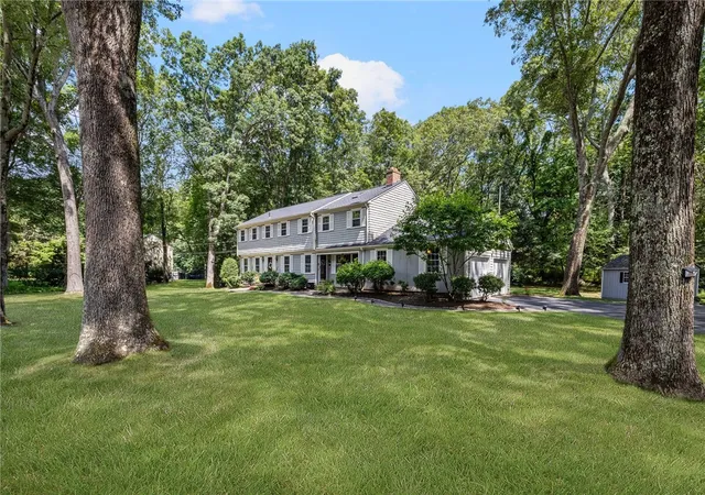 Photo 2 of Single family home for sale at 150 Stone Ridge Dr, East Greenwich, RI 02818 | MLS# 1421290 | Listing updated on 2026-08-30