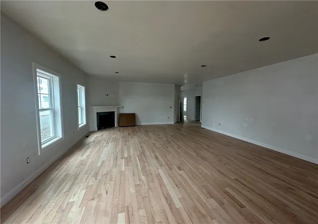 Photo 8 of Sale Pending at 11 Wyndham Wy, North Kingstown, RI 02852 | MLS# 1421388 | Listing updated on 2026-08-27
