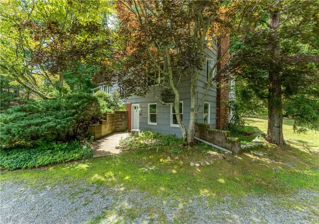Photo 3 of Single family home for sale at 883 River Rd, Groton, CT 06355 | MLS# 1421712 | Listing updated on 2026-09-01