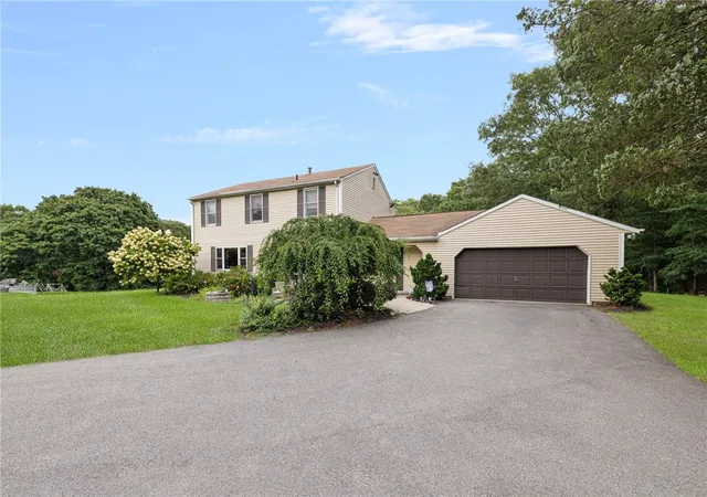 Photo 4 of Single family home for sale at 111 Olney Arnold Rd, Cranston, RI 02921 | MLS# 1420838 | Listing updated on 2026-08-28