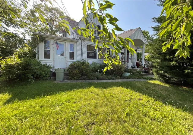 Photo 4 of Single family home for sale at 74 Aberdeen St, West Warwick, RI 02893 | MLS# 1421869 | Listing updated on 2026-08-28