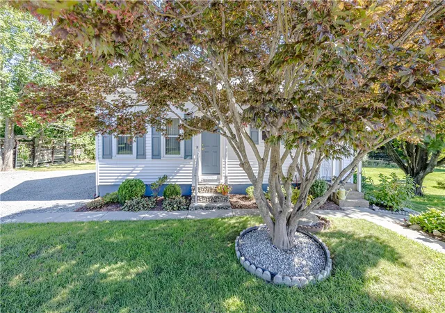 Photo 4 of Single family home for sale at 737 Putnam Pike, Greenville, RI 02828 | MLS# 1421952 | Listing updated on 2026-08-31