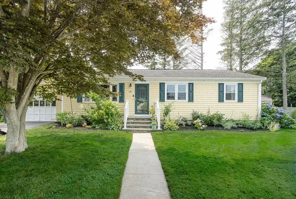 Photo 1 of Single family home for sale at 49 Evergreen Dr, Portsmouth, RI 02871 | MLS# 1422223 | Listing updated on 2026-10-28