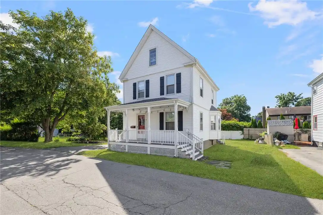 Photo 1 of Single family home for sale at 9 Cummings Rd, Newport, RI 02840 | MLS# 1422964 | Listing updated on 2026-10-28