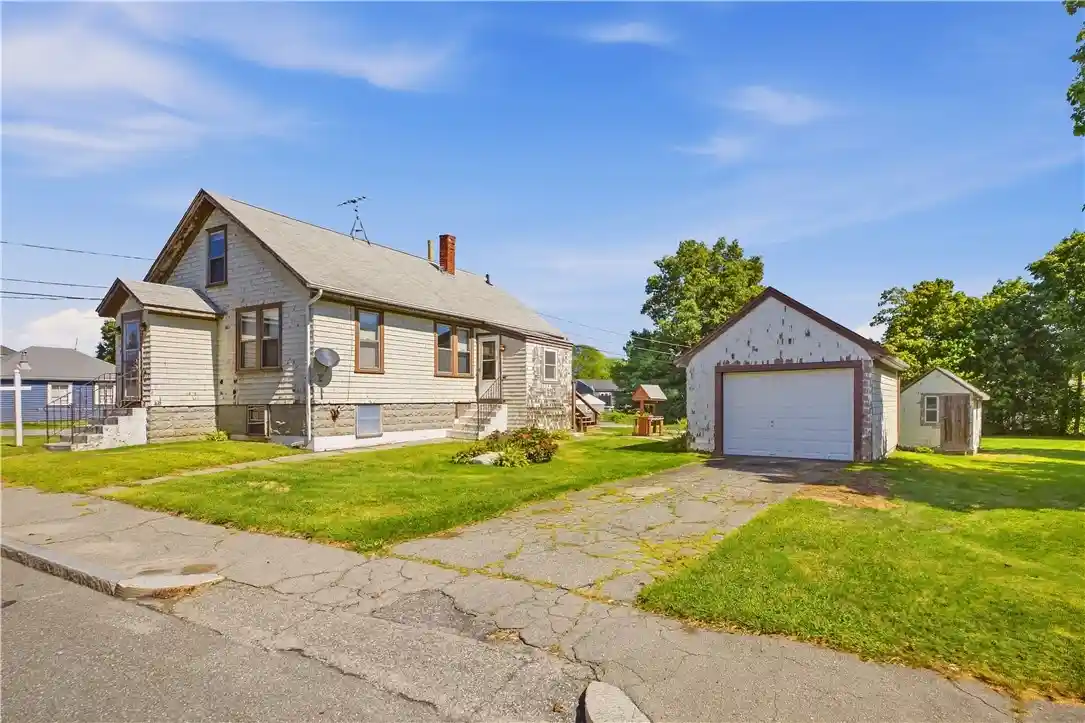 Single family home for sale at 156 Stafford Rd, Tiverton, RI 02878 | MLS# 1423012