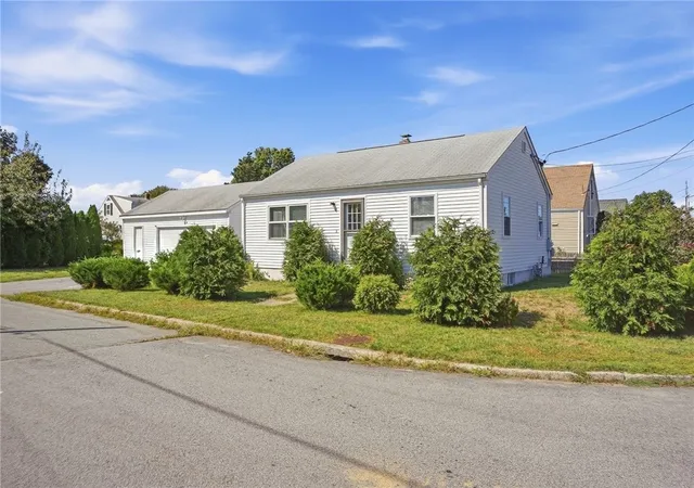 Photo 2 of Single family home for sale at 86 Paul St, Pawtucket, RI 02861 | MLS# 1423441 | Listing updated on 2026-10-11