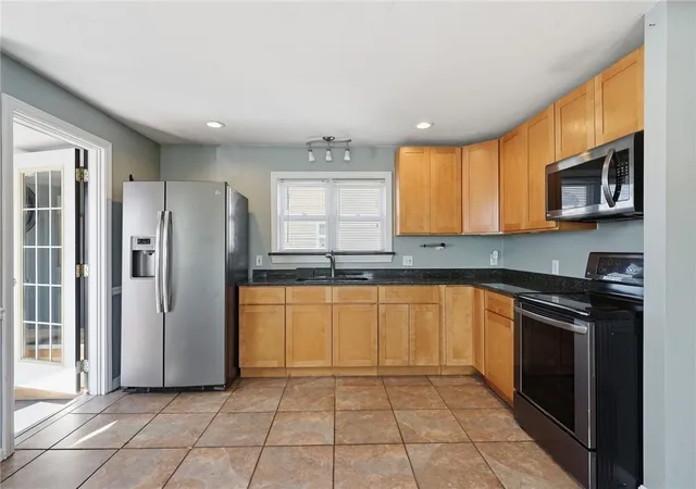 Photo 3 of Single family home for sale at 86 Paul St, Pawtucket, RI 02861 | MLS# 1423441 | Listing updated on 2026-10-11