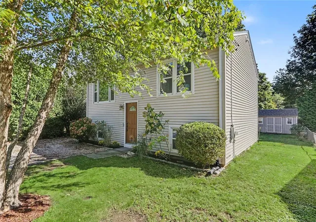 Photo 2 of Sale Pending at 38 Lakeview Dr, Narragansett, RI 02882 | MLS# 1423466 | Listing updated on 2026-09-30