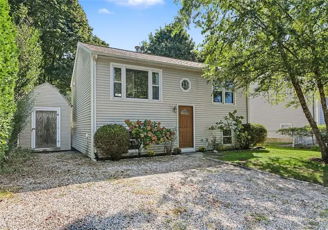 Photo 3 of Sale Pending at 38 Lakeview Dr, Narragansett, RI 02882 | MLS# 1423466 | Listing updated on 2026-09-30