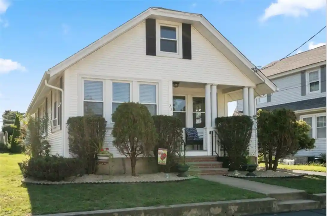 Photo 1 of Single family home for sale at 25 Hollywood Ave, Warwick, RI 02888 | MLS# 1422770 | Listing updated on 2026-10-25