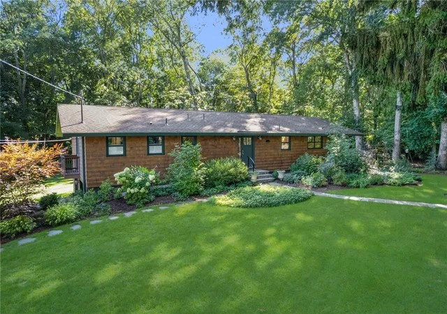 Photo 3 of Single family home for sale at 200 River Farm Dr, East Greenwich, RI 02818 | MLS# 1423484 | Listing updated on 2026-09-28