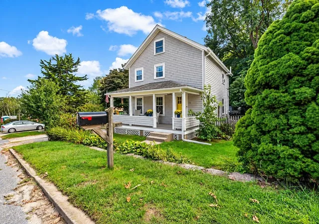 Photo 3 of Single family home for sale at 66 Schaeffer St, Wakefield, RI 02879 | MLS# 1423652 | Listing updated on 2026-10-11