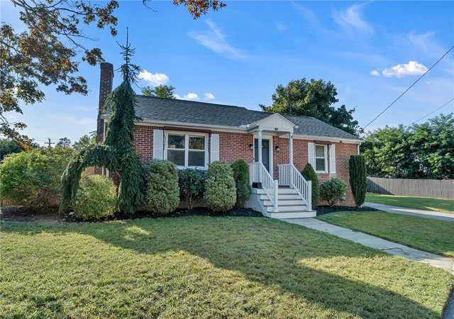 Photo 1 of Single family home for sale at 204 Knollwood Ave, Cranston, RI 02910 | MLS# 1423678 | Listing updated on 2026-10-09