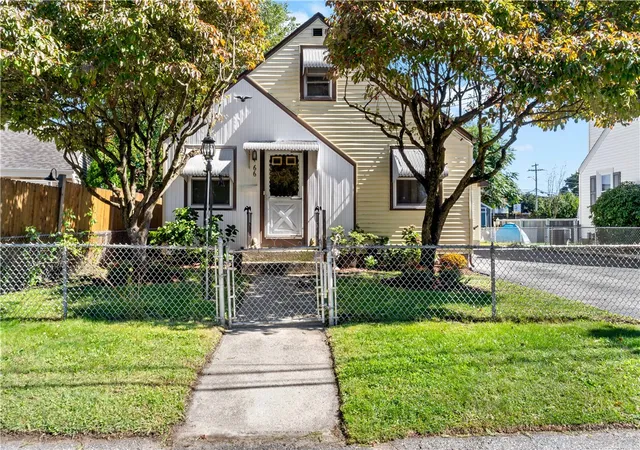 Photo 2 of Sale Pending at 66 Larchmere Dr, Rumford, RI 02916 | MLS# 1422947 | Listing updated on 2026-10-01