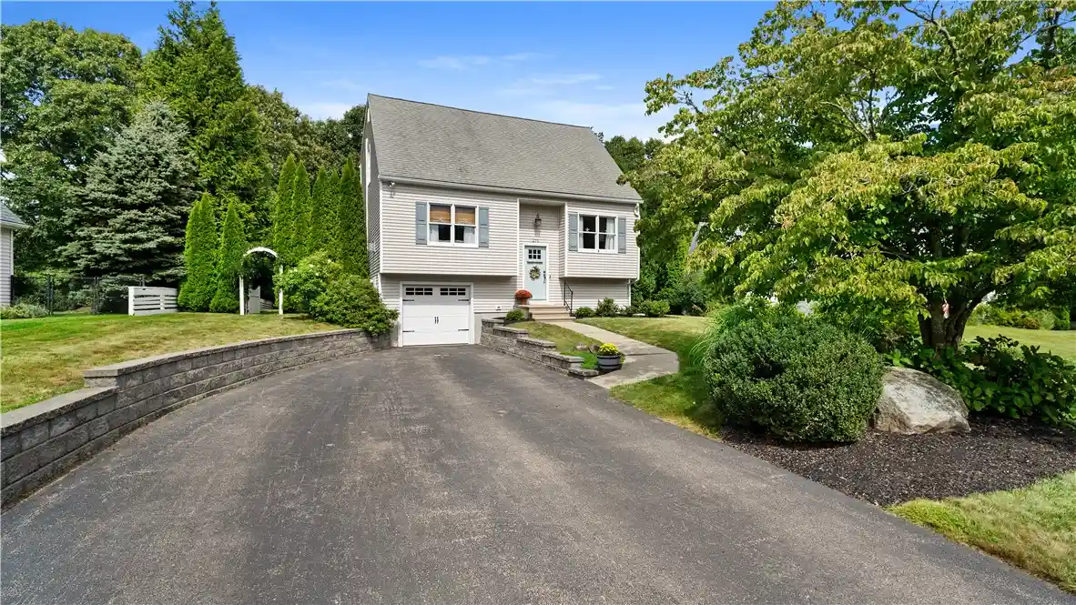 Photo 1 of Single family home for sale at 270 Weathervane Rd, Wakefield, RI 02879 | MLS# 1423437 | Listing updated on 2026-10-29