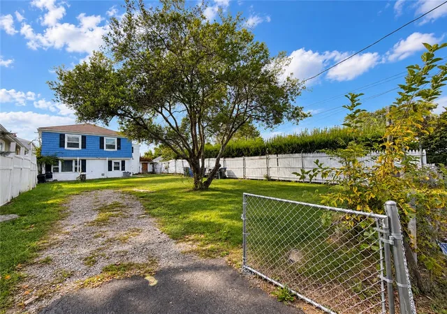Photo 2 of Multi family home for sale at 84 Seamans St, North Providence, RI 02904 | MLS# 1423786 | Listing updated on 2026-10-06